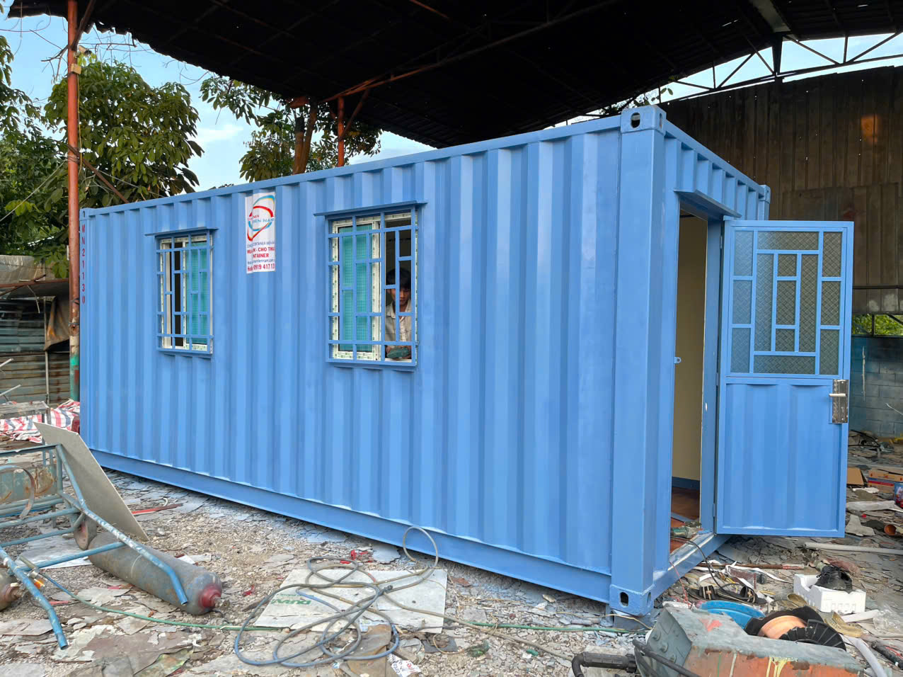 sơn bên ngoài cho container 20 feet văn phòng