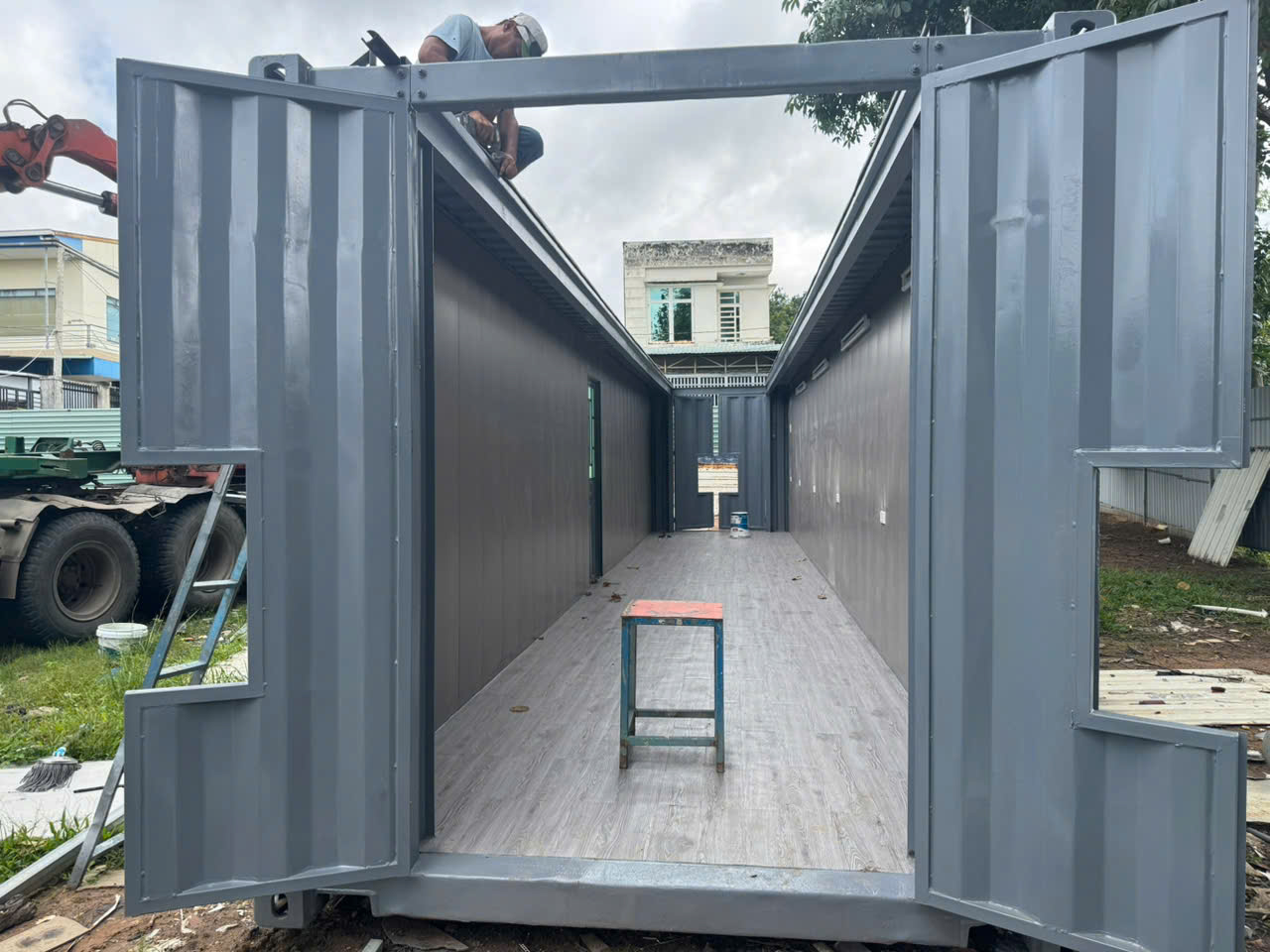 container 40 feet để máy móc